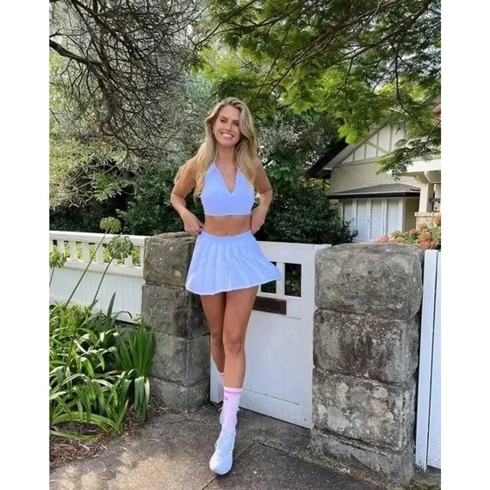 alo yoga varsity tennis skirt white Large